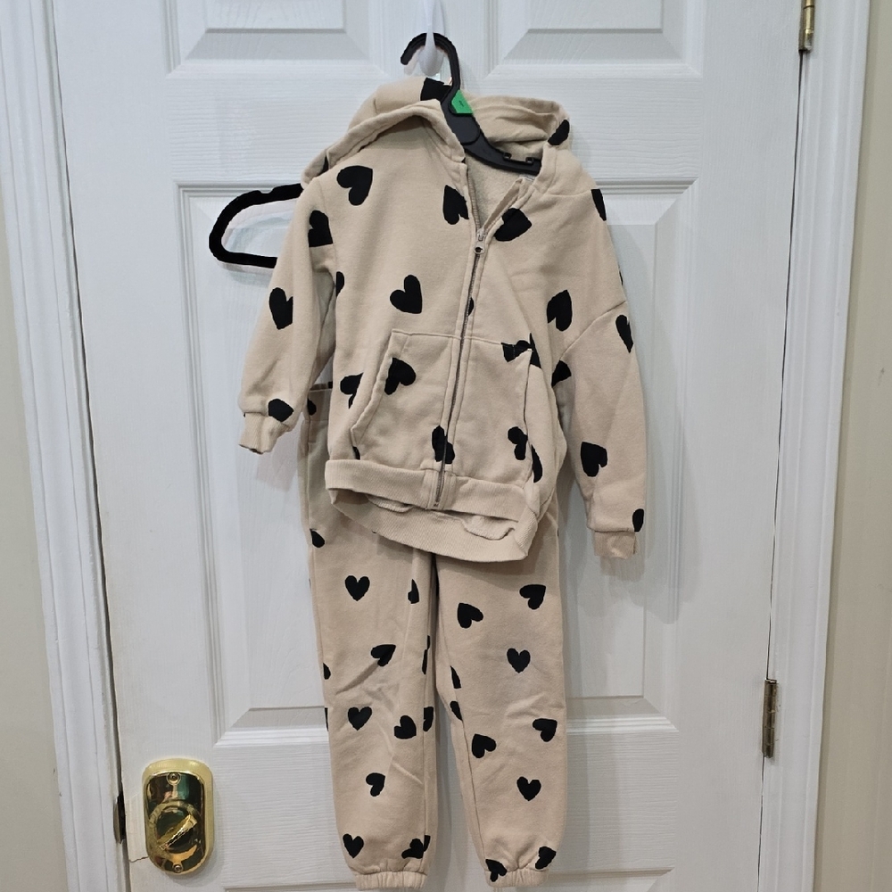 H&M Kids Beige Heart Print Sweatpants & Hoodie Set Sizw 3/4t